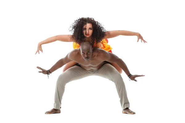 Mooi Wit Meisje Zwart Man Demonstreren Dansen Acrobatische Stunts Geïsoleerd — Stockfoto