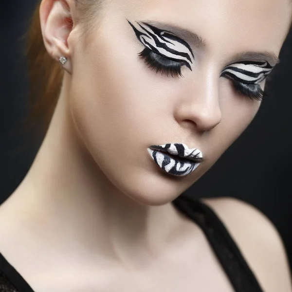 Retrato Beleza Uma Menina Com Cores Maquiagem Criativas Zebra — Fotografia de Stock