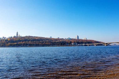 Dinyeper Nehri Ukrayna, Kiev 22.10.2018 Kiev Metro city köprüde sağ banka