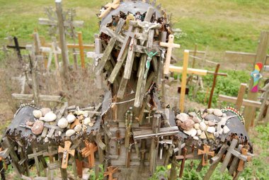 çok çapraz mezarlığı