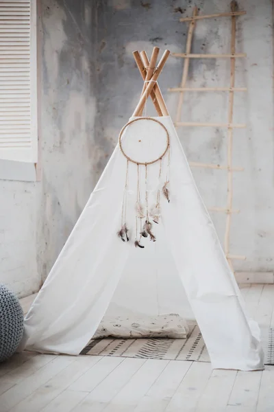 Wigwam Branco Para Crianças Canto Quarto — Fotografia de Stock