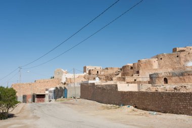 Tamezret ya da Tamazrat, Tunus 'un güneydoğusunda, Matmata' ya 10 km uzaklıkta ve Gabes 'in 40 km güneybatısında yer alan bir köydür.