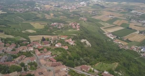 Schieten Vanuit Een Drone Wordt Voorwaarts Verplaatst Stad Van Italië — Stockvideo