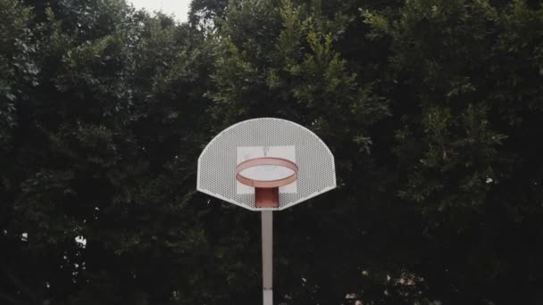 篮球篮筐，向前移动相机 — 图库视频影像