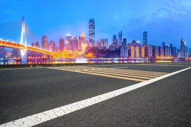 Yol Zemini ve Kentsel Skyline Mimarisi