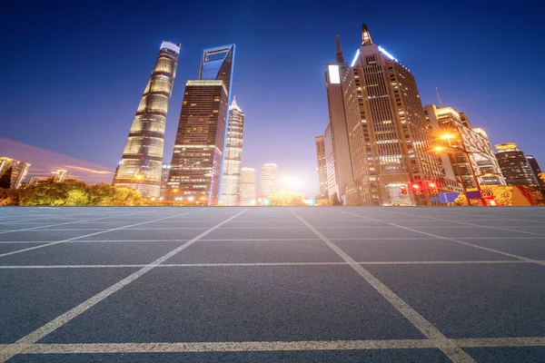 Yol Zemini ve Şehir Modern Mimarisi