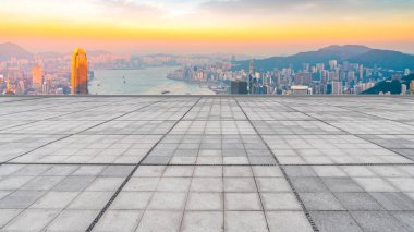 Panoramik Skyline ve Plaza Brick Open Buildin