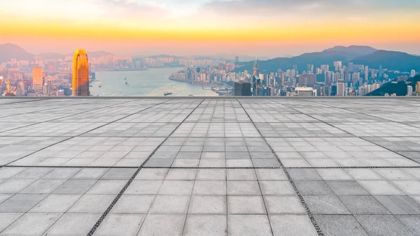 Panoramik Skyline ve Plaza Brick Open Buildin