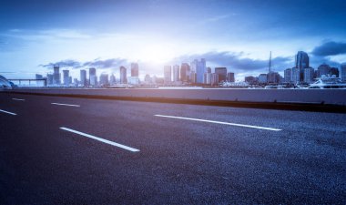 Şehir Yolu, Otoyol ve İnşaat Skylin