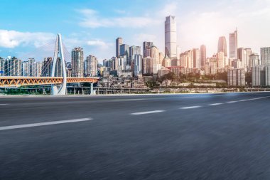 Şehir Yolu, Otoyol ve İnşaat Skyline