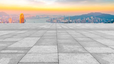 Panoramik Skyline ve Plaza Brick Open Buildin