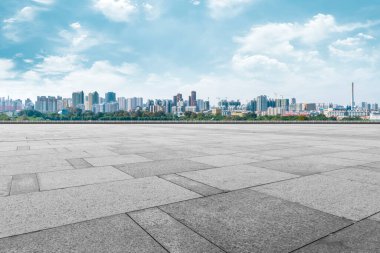 Yol Zemini ve Kentsel Skyline Mimarisi