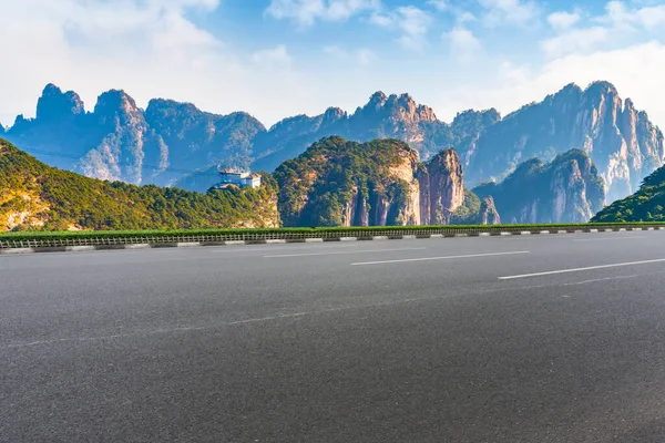 Otoyol ve Güzel Doğal Yerleşim Alanı