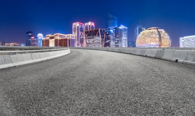 Hangzhou Şehir Mimarisi Yolu ve Gece Manzarası