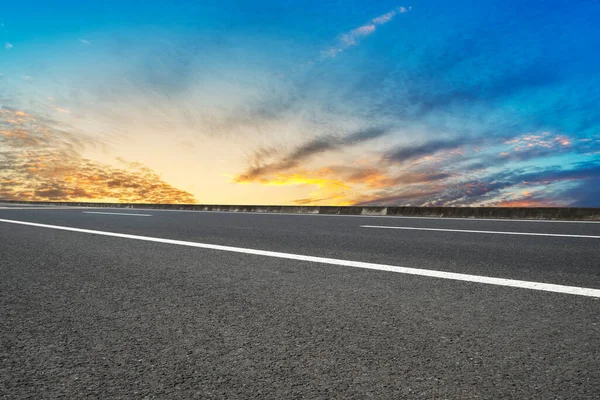 Luchtweg Asfalt Weg Prachtige Lucht Landschap — Stockfoto