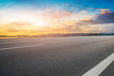 Otoyol Asfalt Asfalt Asfaltlama ve Doğal Yer Yüzeyi