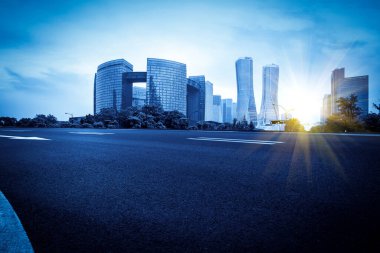 Yol Zemini ve Kentsel Skyline Mimarisi