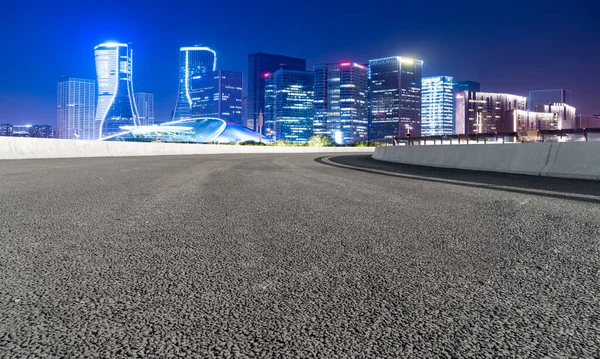 Pavimento Carretera Vista Nocturna Hangzhou Urban Architectur —  Fotos de Stock