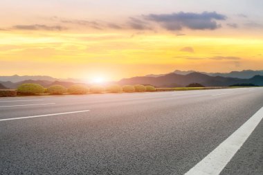 Otoyol Asfalt Asfalt Asfaltlama ve Doğal Yer Yüzeyi