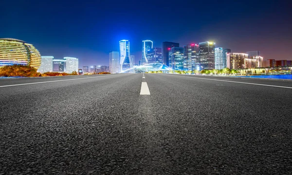 Pavimento Carretera Vista Nocturna Hangzhou Urban Architectur — Foto de Stock