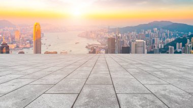 Panoramik Skyline ve Plaza Brick Open Buildin