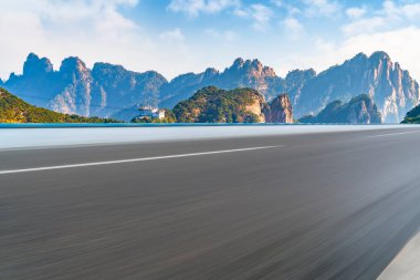 Otoyol ve Güzel Doğal Yerleşim Alanı
