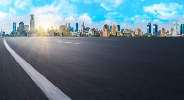 Yol Zemini ve Kentsel Skyline Mimarisi