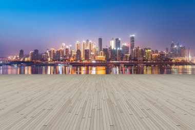 Chongqing 'in şehir siluetinin ufuk çizgisi boş bir kare fl ile