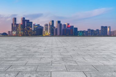 Kare döşemeler ve Hangzhou silüeti