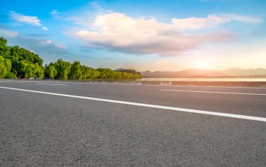 Otoyol Asfalt Asfalt Asfaltlama ve Doğal Yer Yüzeyi