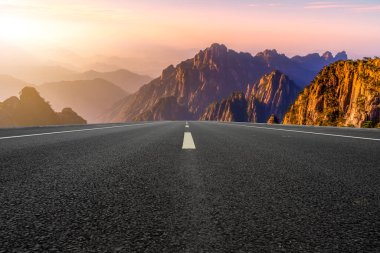 Otoyol ve Güzel Doğal Yerleşim Alanı