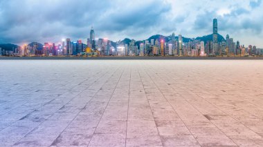 Panoramik Skyline ve Plaza Brick Open Buildin