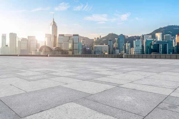 Pavimenti Vuoti Marmo Vista Sulla Città Sotto Cielo Blu — Foto Stock