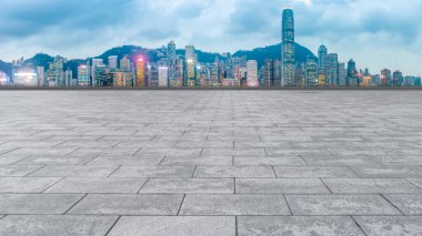 Panoramik Skyline ve Plaza Brick Open Buildin