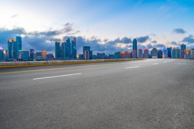 Şehir Yolu, Otoyol ve İnşaat Skylin