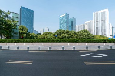 Hangzho 'daki Otoyol ve Modern Şehir Mimarisinin Skyline' ı