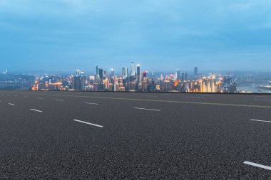 Şehir Yolu, Otoyol ve İnşaat Skyline