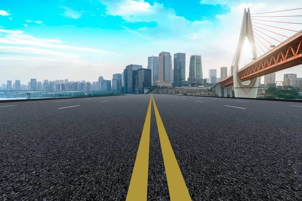 Yol Zemini ve Kentsel Skyline Mimarisi