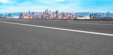 Yol Zemini ve Kentsel Skyline Mimarisi