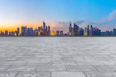 Kare döşemeler ve Hangzhou silüeti