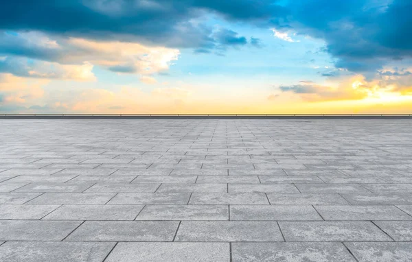 Prázdné Plaza Bricks Sky Cloud Landscap — Stock fotografie