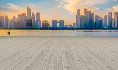 Kare döşemeler ve Hangzhou silüeti