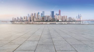 Hava yolu asfalt yolu ve ticari yapının ofis binası