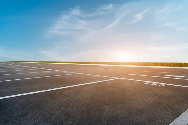 Sky Highway Asphalt Road Και Όμορφο Τοπίο Ηλιοβασιλέματος Ουρανό — Φωτογραφία Αρχείου