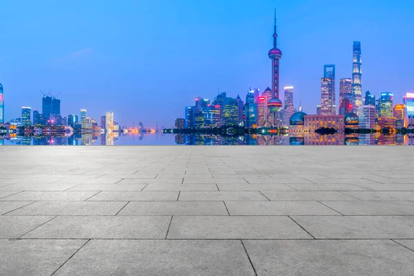 Blå Himmel Tomt Marmorgolv Och Silhuett Shanghai Urban Archi — Stockfoto