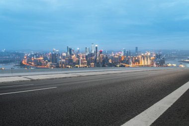 Şehir Yolu, Otoyol ve İnşaat Skyline