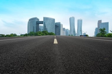 Yol Zemini ve Kentsel Skyline Mimarisi