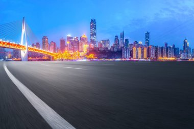 Yol Zemini ve Kentsel Skyline Mimarisi