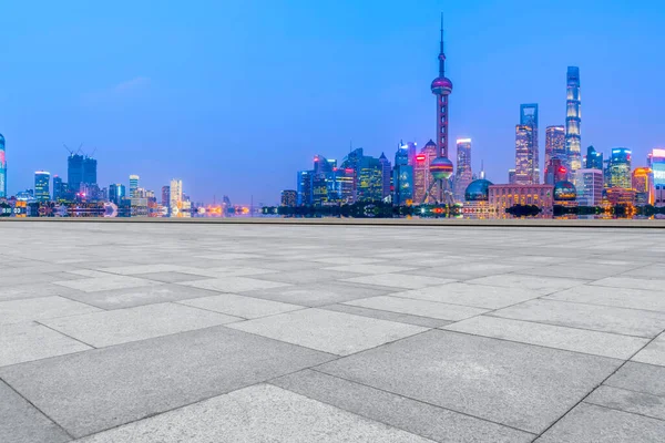 Cielo Azul Suelo Mármol Vacío Horizonte Shanghai Arcos Urbanos —  Fotos de Stock