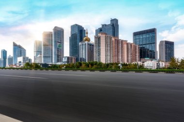 Şehir Yolu, Otoyol ve İnşaat Skylin
